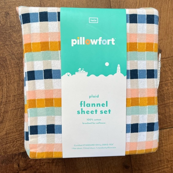 NWT Pillowfort 3 piece twin size 100% cotton plaid flannel sheet set - Picture 5 of 5